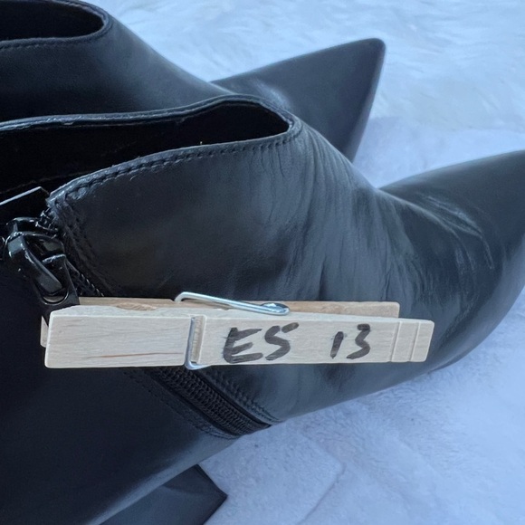 Marc Fisher leather pointed toe ankle boots booties size 10 M - Picture 14 of 15